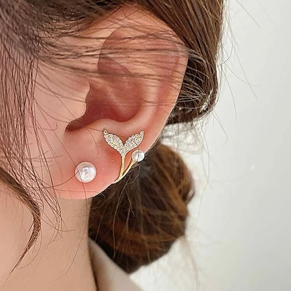 Jewelry - Faux Pearl Fishtail Stud Earrings Jackets Golden